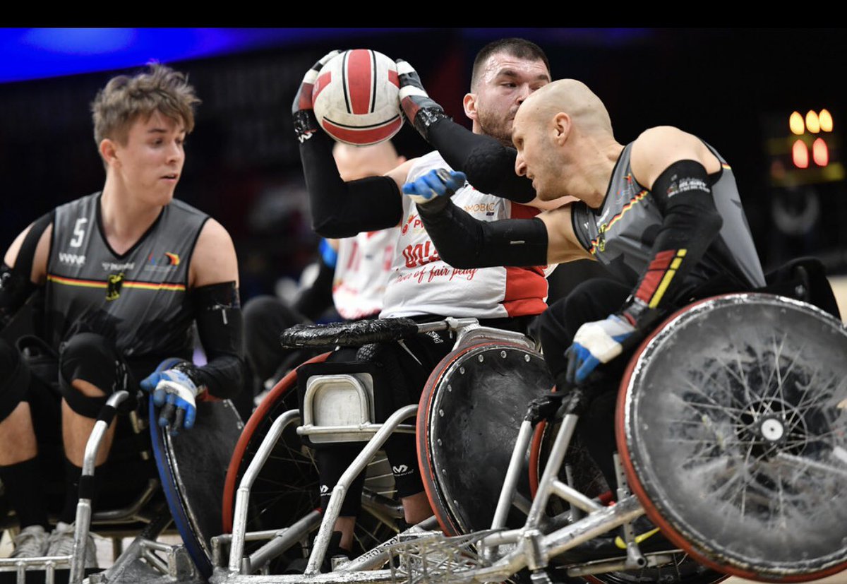 CAP SUR LES DEMI-FINALES
L’équipe de France a signé un beau sans faute dans sa poule des championnats d’Europe. Après avoir dominés le Danemark, mercredi, les Bleus ont bien maîtrisé le match contre la Russie. Ils terminent donc en tête de leur poule. 
👉 rugbyfauteuil-euro2022.com/actualite/euro…