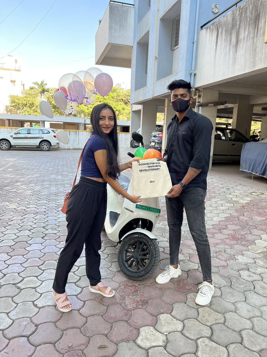 parasherl's tweet photo. Finally the beauty has arrived, celebrations all across, best return on investment is my daughter’s smile which I die for. Salute to revolutionary make in India product 🥰🎉🎂@OlaElectric @bhash https://t.co/QI3iDMwK2P