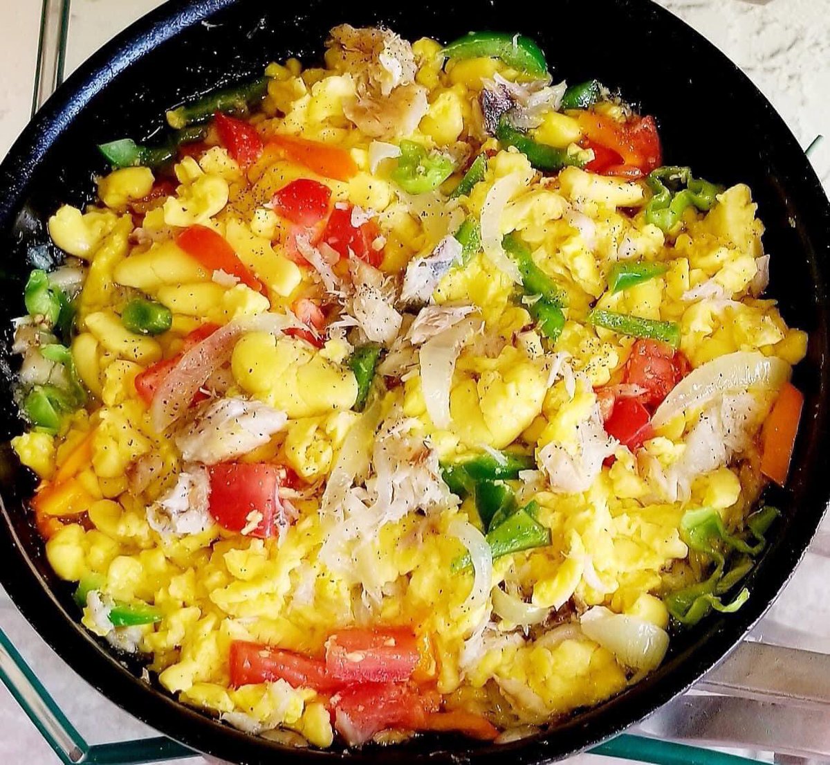 neishekitchen1's tweet photo. How about some late breakfast? 🇯🇲😋😋🇯🇲💥#ackeeandsaltfish #frieddumpling https://t.co/907ikO81Xx