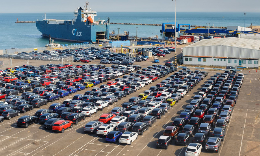 Los vehículos incrementan su aportación a la balanza comercial española en un 10,6% goo.gl/b7DNwU
- Las exportaciones de vehículos crecen hasta un valor total de 34.219 millones de euros, un incremento del 8,6% con respecto a 2020.