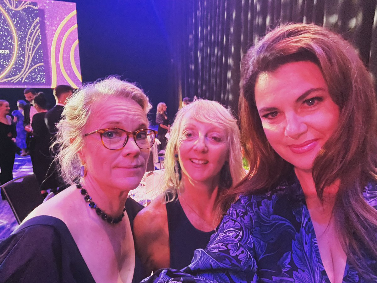 Milliganreports's tweet image. With QUEENS @neighbour_s and @latingle at @walkleys.