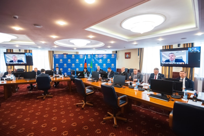 Фракция «Единая Россия» в Думе Югры выступила с предложением поддержать ратификацию договоров, заключенных в Москве 21 февраля 2022 года.
dumahmao.ru/fractions/frac…