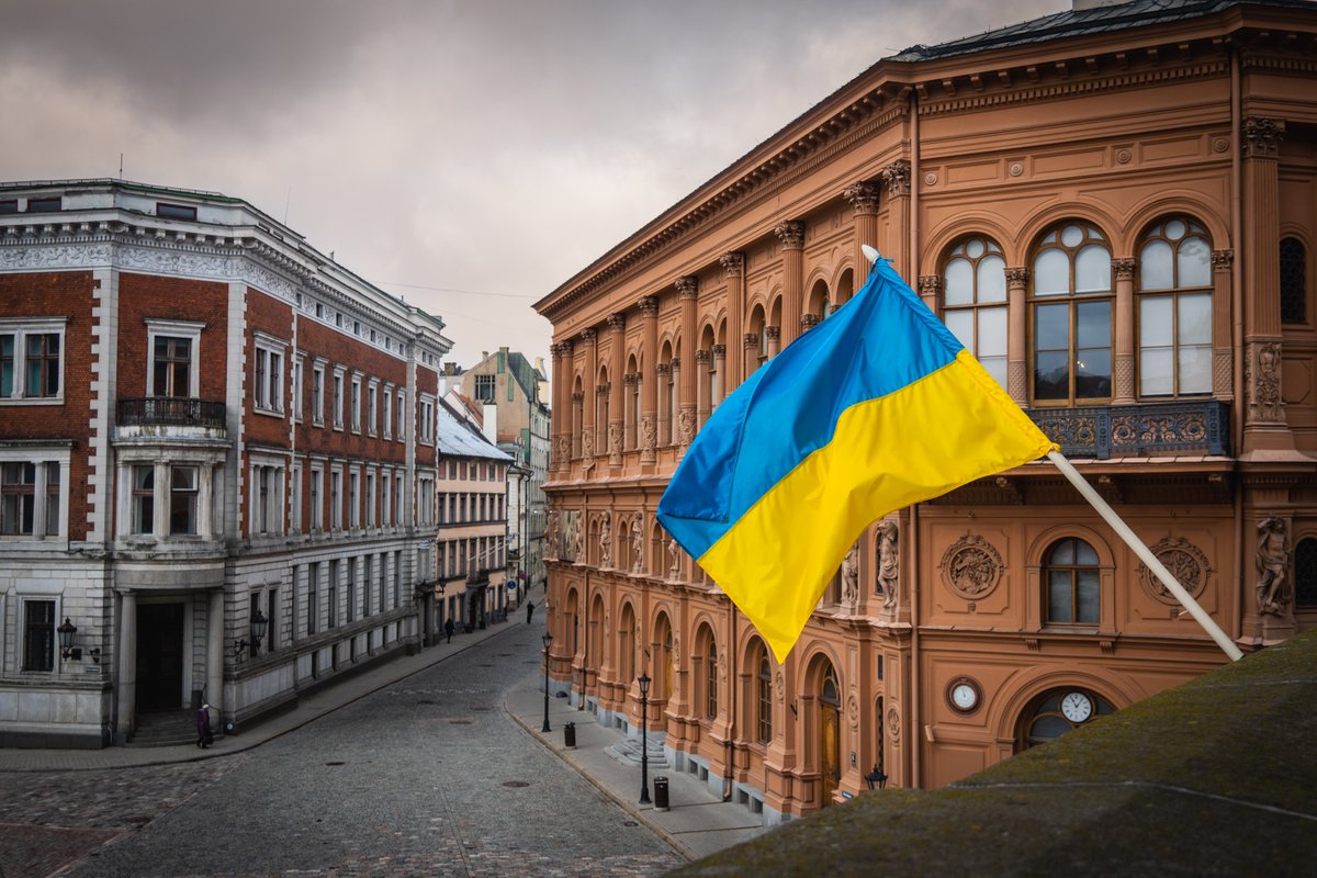 🇺🇦🇱🇻 Со вчерашнего дня на здании Латвийского радио рядом с флагом Латвии развевается и флаг Украины.
<a href="/LatvijasRadio1/">Latvijas Radio 1</a> 
#StandWithUkraine
#ЯПротивВойны
#stopthewar