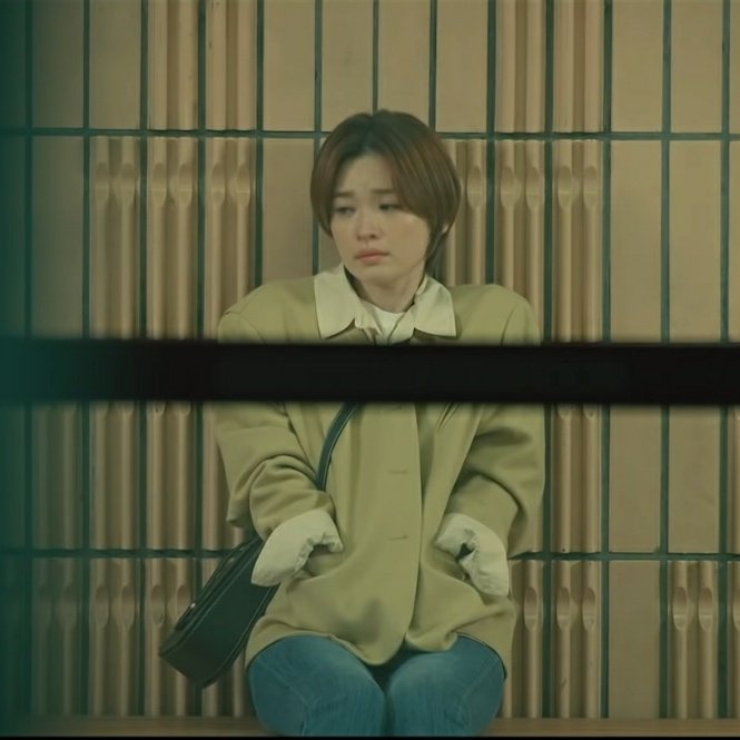 peachmido's tweet photo. at the end of the day, somehow the people around her love her, she will still go, alone. 😥 #ThirtyNineEp4 https://t.co/ufIRhJW21O