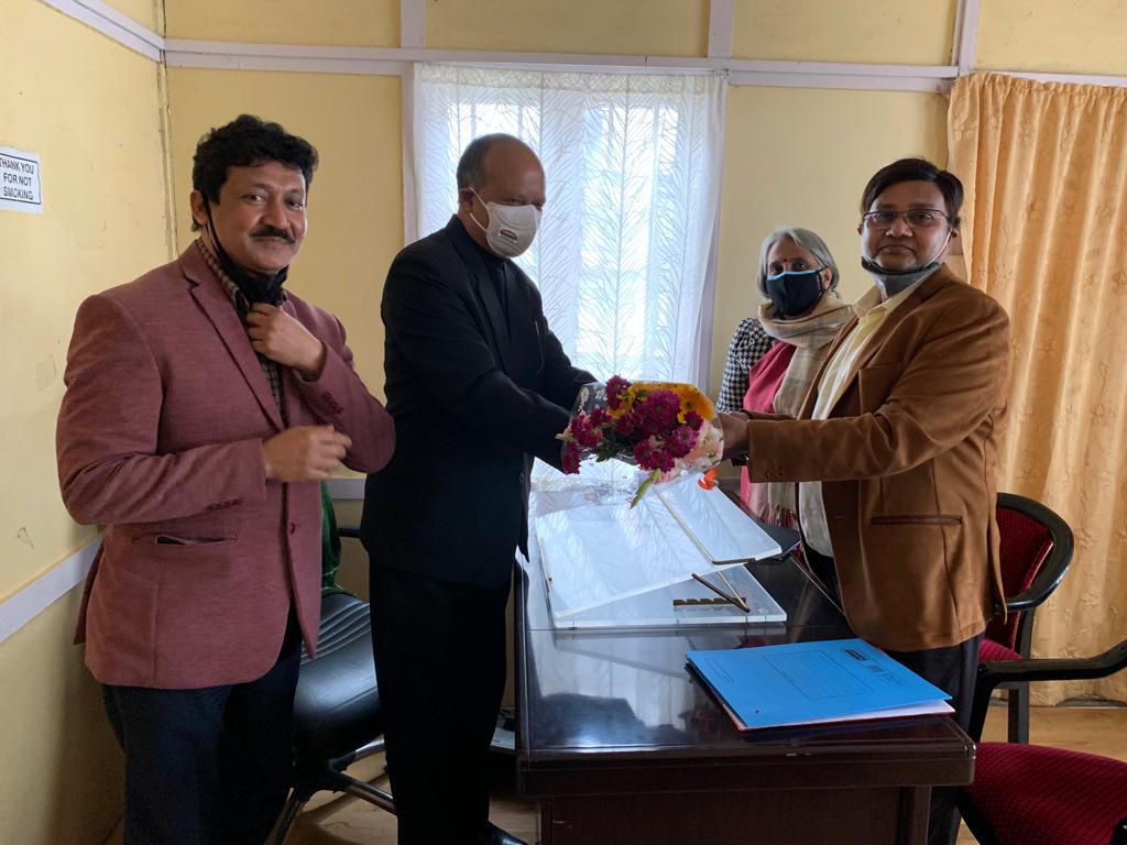 NamrattaTiwari's tweet photo. Appraising Hon MP and Member Standing Committee on Rural Development (#SCORD),Dr W.Kharlukhi, with Rural #telecom network by @DoT_India @BSNLCorporate @Ne1Bsnl @BBNL_bharatnet https://t.co/n8iNn9urnj