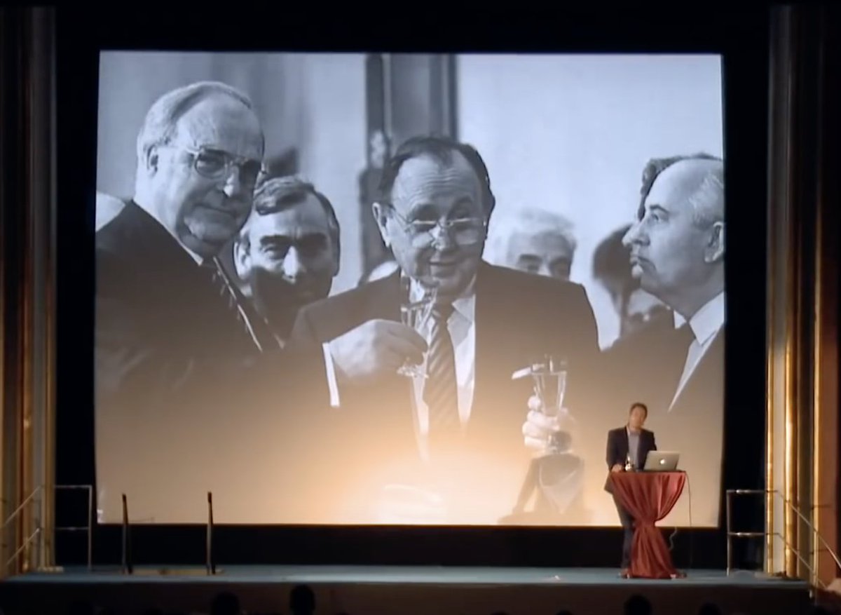 #danieleganser Die Invasion von Russland in die Ukraine vom 24. Februar 2022 ist für mich ein Verstoss gegen das UNO-Gewaltverbot und daher illegal. Aber es gibt eine Vorgeschichte: Die NATO-Osterweiterung und der Putsch der USA in der Ukraine von 2014. 

corona-transition.org/ich-glaube-nic…