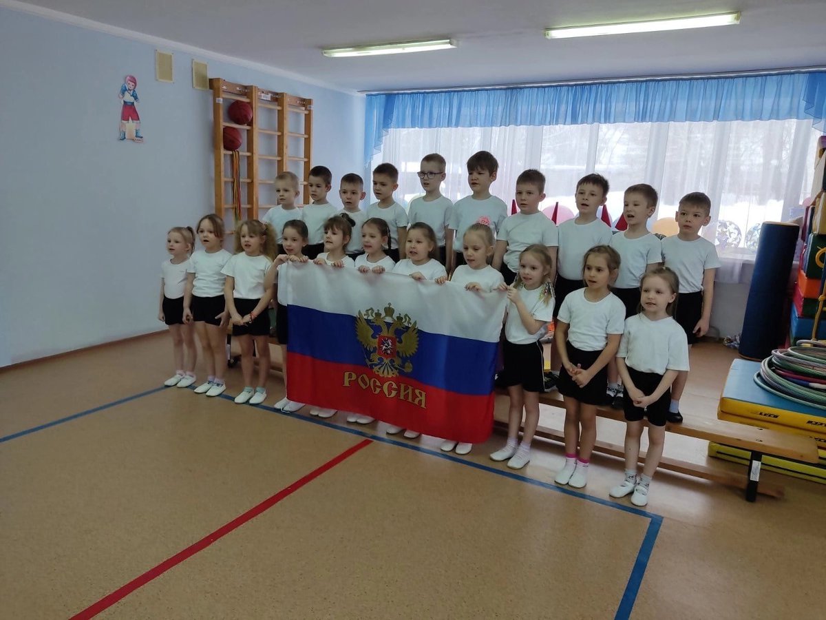 SDou39's tweet photo. #Физическоеразвитие
Педагоги:Бекбулатов Е. А., Сидорина О. К. и Симонова И. П., с детьми подготовительных групп приняли участие в конкурсе"В поддержку олимпийцев". Они вместе с ребятами провели физическую разминку, сняли видеообращение в поддержку российский спортсменов. https://t.co/SkrE2sMZuo