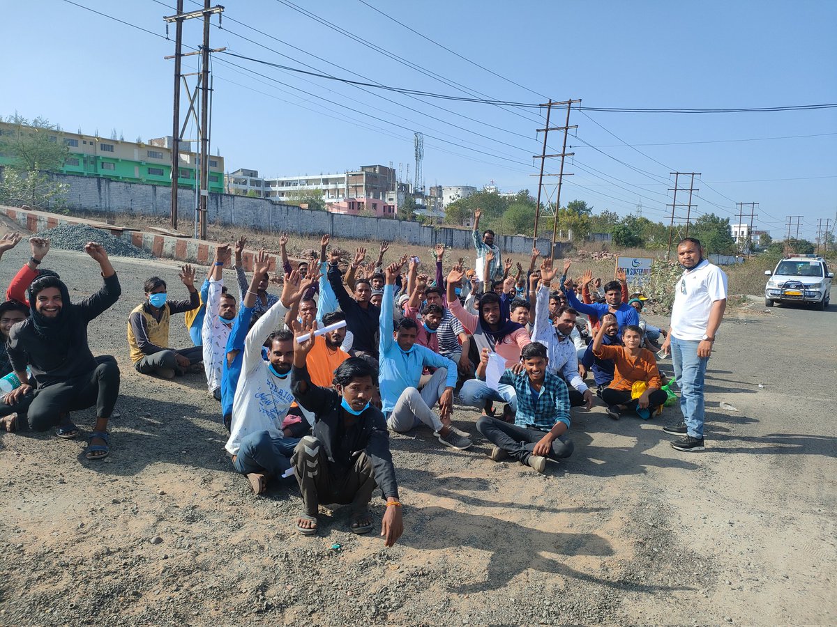 महावीर इंस्टिट्यूट ऑफ मेडिकल साइनस हॉस्पिटल  भोपाल ,गरीब मजदूर को 200 रुपये घंटे के बहाने पूरा दिन रखा जाता है और फर्जी तरीके से फर्जी इलाज का पर्चा दिया जा रहा है,दिल्ली के डॉक्टरों के सामने फर्जी पेसेंट।
@Devravengond <a href="/TribalAffairsIn/">Ministry of Tribal Affairs, Govt. of India</a> <a href="/JansamparkMP/">Jansampark MP</a> <a href="/healthminmp/">Public Health & Medical Education Department, MP</a>