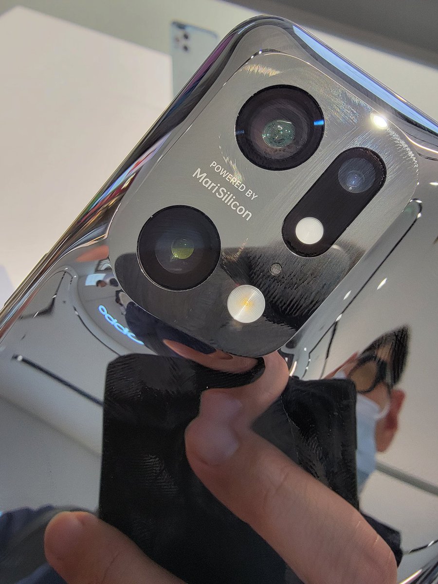 CellCn's tweet photo. @TheGalox_ Find X5 Pro’s App animation effect,I feel it is not good after my experience.Compared with Samsung and Apple,it is more easy and rough. https://t.co/R8ZWEDkfz7