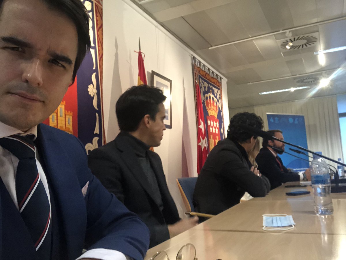 diegodelacruz's tweet photo. Jornadas Taurinas Parlamentarias en la Asamblea de Madrid, con @SerranoAlfonso @noelia_n @miguelabellan Gonzalo Caballero @ChapuApaolaza y Eloy Marino https://t.co/aZ3MUfbtow