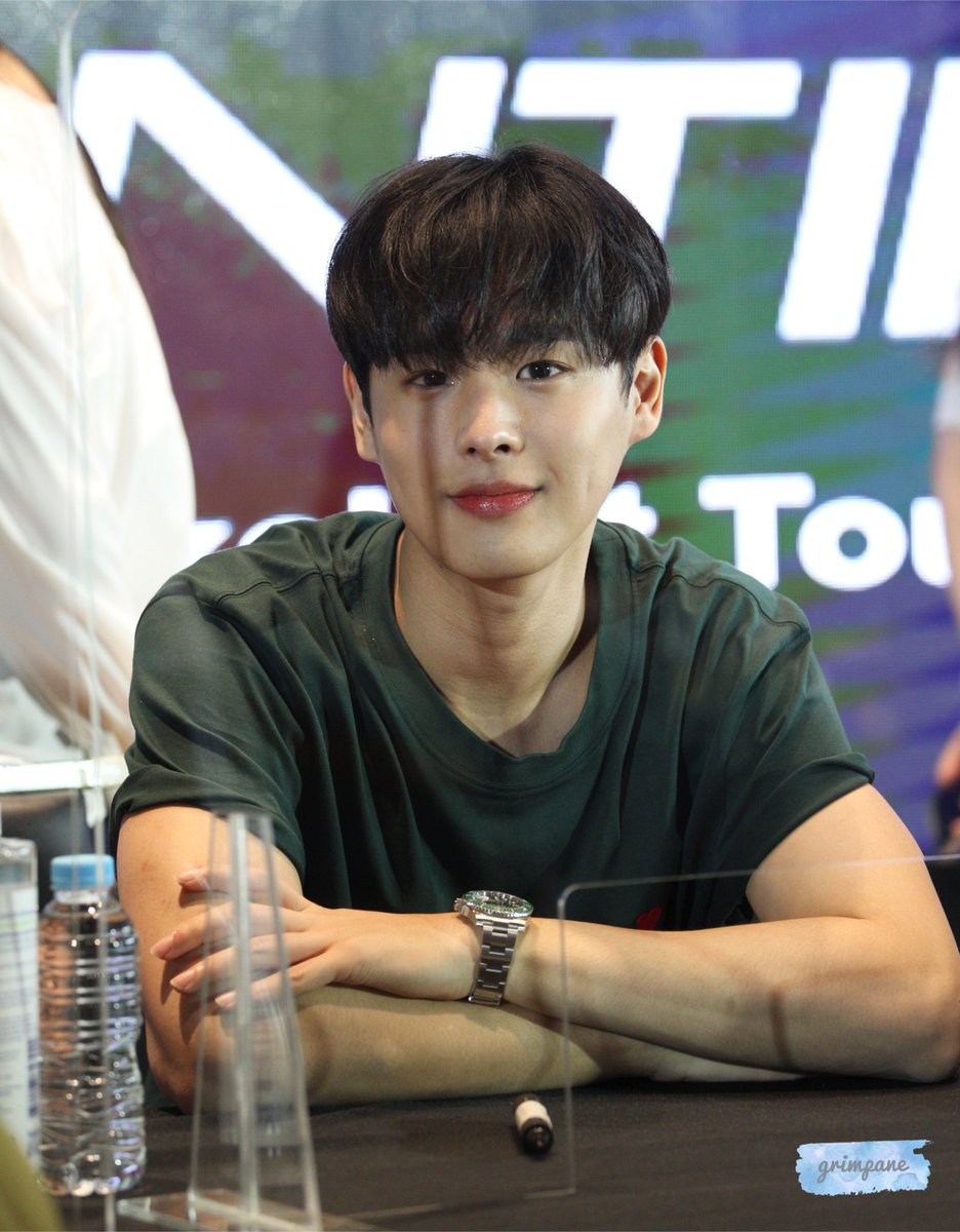 220225 VICTON 'CONTINUOUS' FANSIGN ❤︎

BYUNGCHAN 😆✌🏼

<a href="/VICTON1109/">VICTON(빅톤)</a>  <a href="/NewWorld_VICTON/">VICTON 빅톤</a>
#최병찬 #병찬 #CHOIBYUNGCHAN #ビョンチャン 
#빅톤 #VICTON #Chronograph 
#2022VICTON_FanMeetingBKK