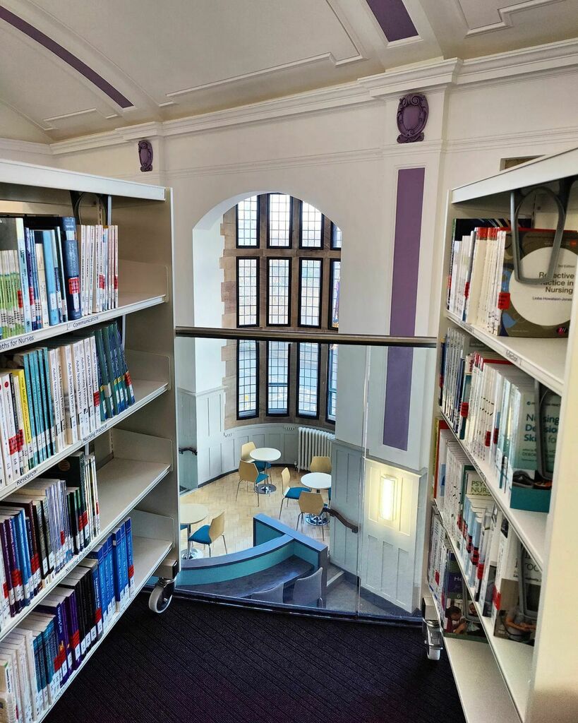 DerbyUniLibrary's tweet photo. Happy Friday, from St Helena 📚 https://t.co/q5XT23O5Vo https://t.co/drzie0X6df