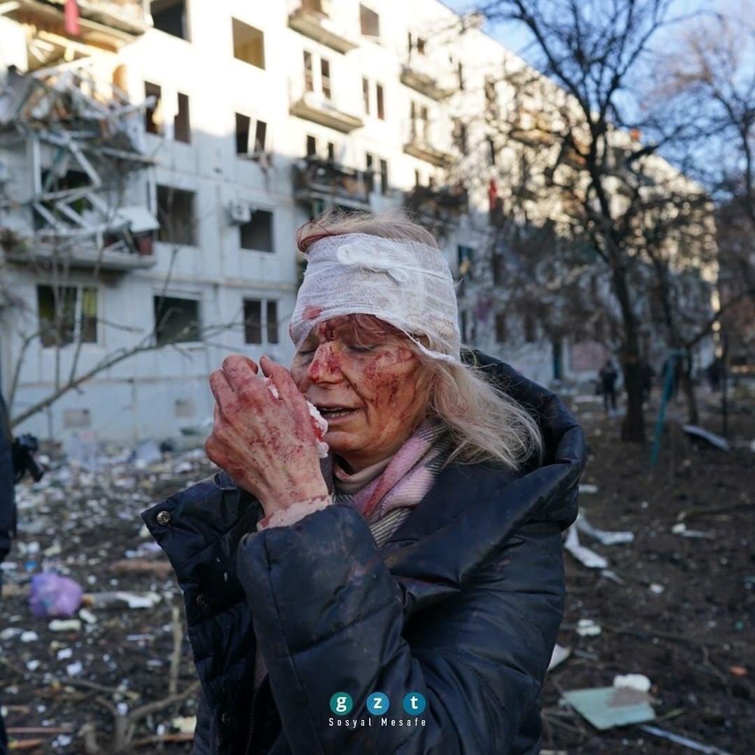 IHROVL's tweet photo. #TerceraGuerraMundial

Y pensar que hace unos días todo estaba tranquilo… Nuestras vidas pueden cambiar en un segundo. 😔 https://t.co/GaZ4OqpwXi