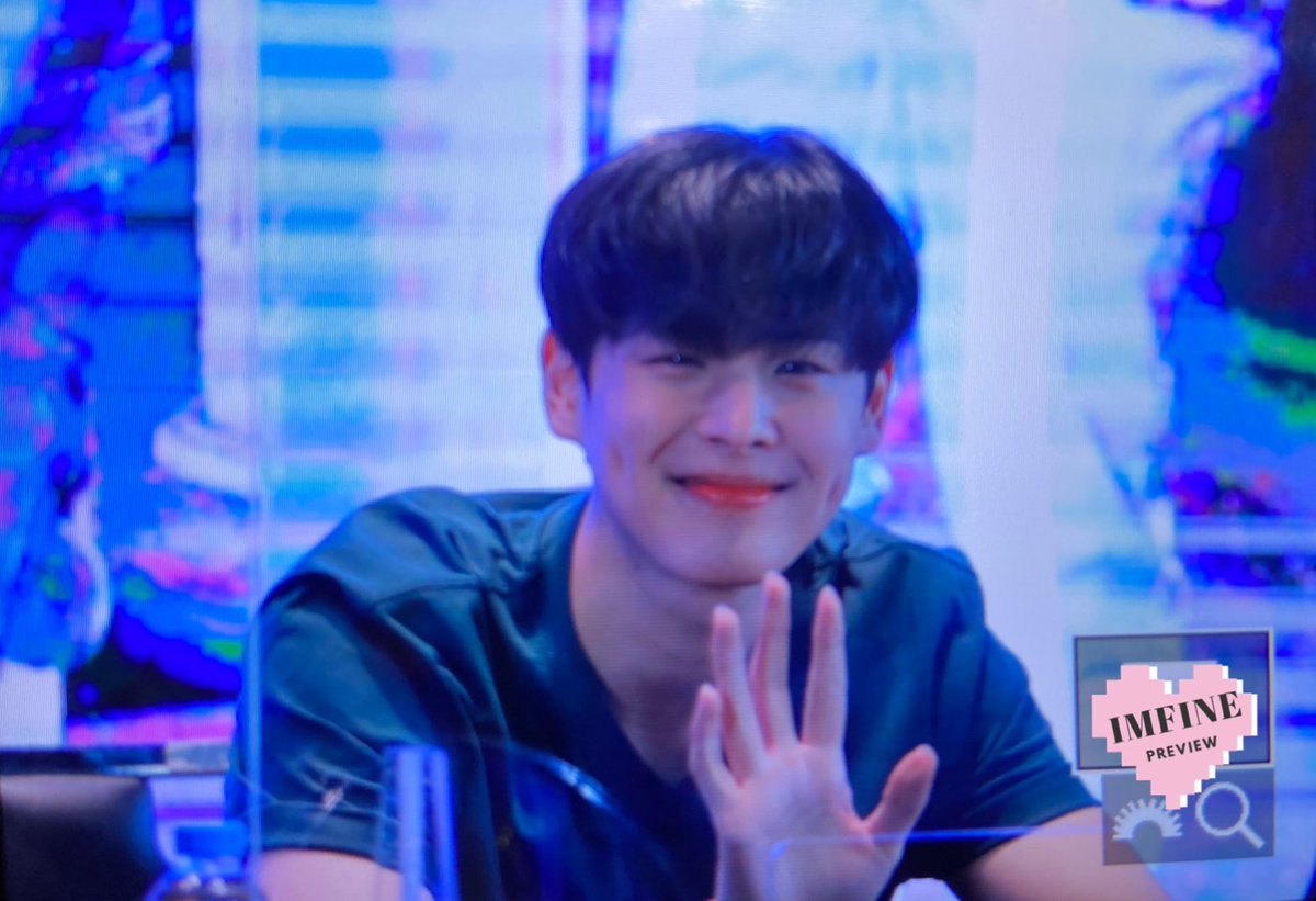 IMFINE_BC's tweet photo. 20220225 💛　FANSIGN IN BKK preview 

#victon #최병찬 #BYUNGCHAN https://t.co/Rm0Schi68I