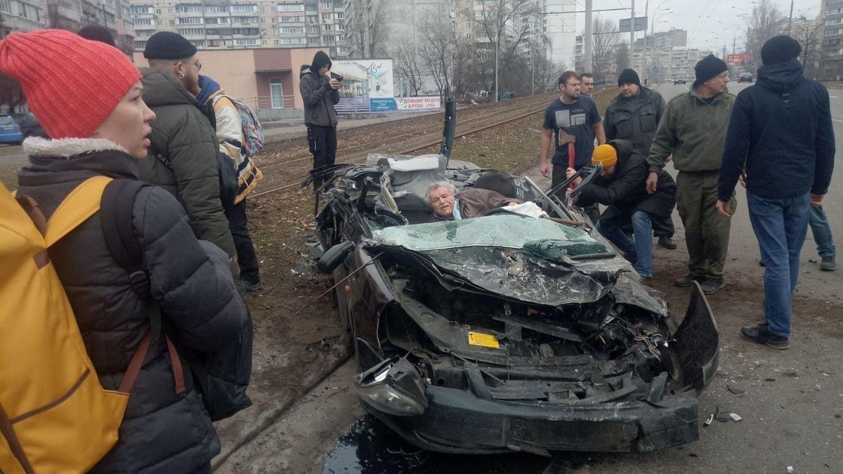 russian heavy military equipment ran over an oncoming car in #Kyiv #Ukraine. Typical face and manners of the Russian occupant and 70% of rf. You will all be destroyed or surrender here fucking "liberators"!

#SWIFToffRussia 
#BlockPutinWallets 
#RussiaUkraineConflict 
#Putin