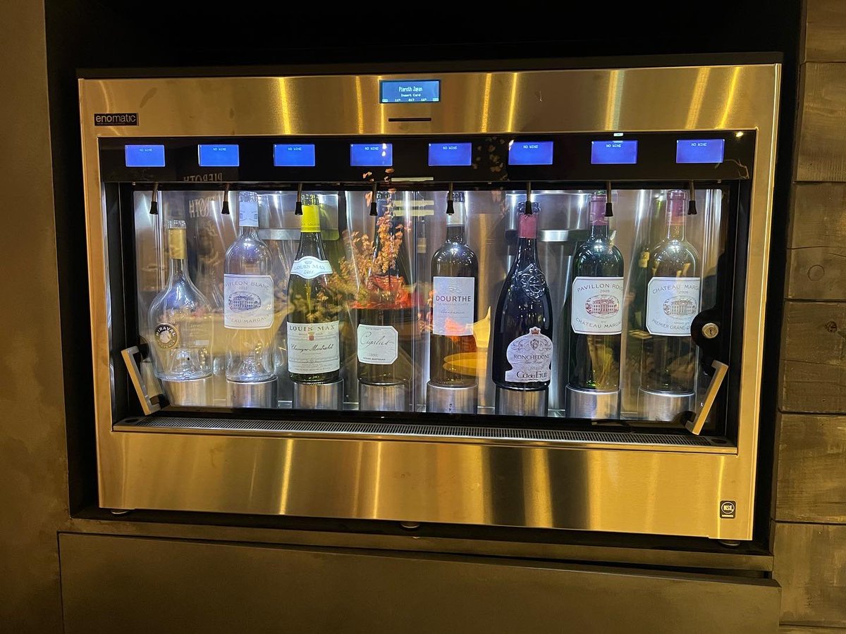 MitsuhisaMasuda's tweet photo. ワインのインポーター、オーパスワン日本最安値で有名なピーロート・ジャパン様に、何故か新作ワインの試飲会招待して頂いたので昼間からワインを飲みまくって、まさかの気になってたベルヴォワまで!
#ワイン
#wine
#インポート
#inport
#Navigator
#ウイスキー
#whisky
#France
#bellevoye https://t.co/BaANSg3R9H