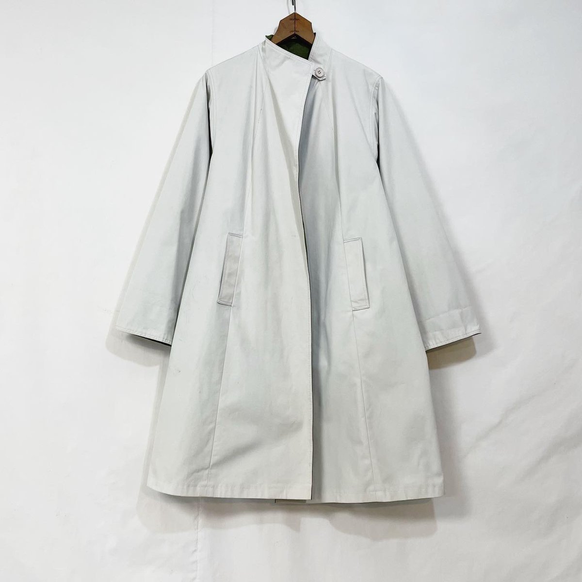 i_nou_'s tweet photo. new arrival.

reversible high neck coat https://t.co/mHHd5DjNBO