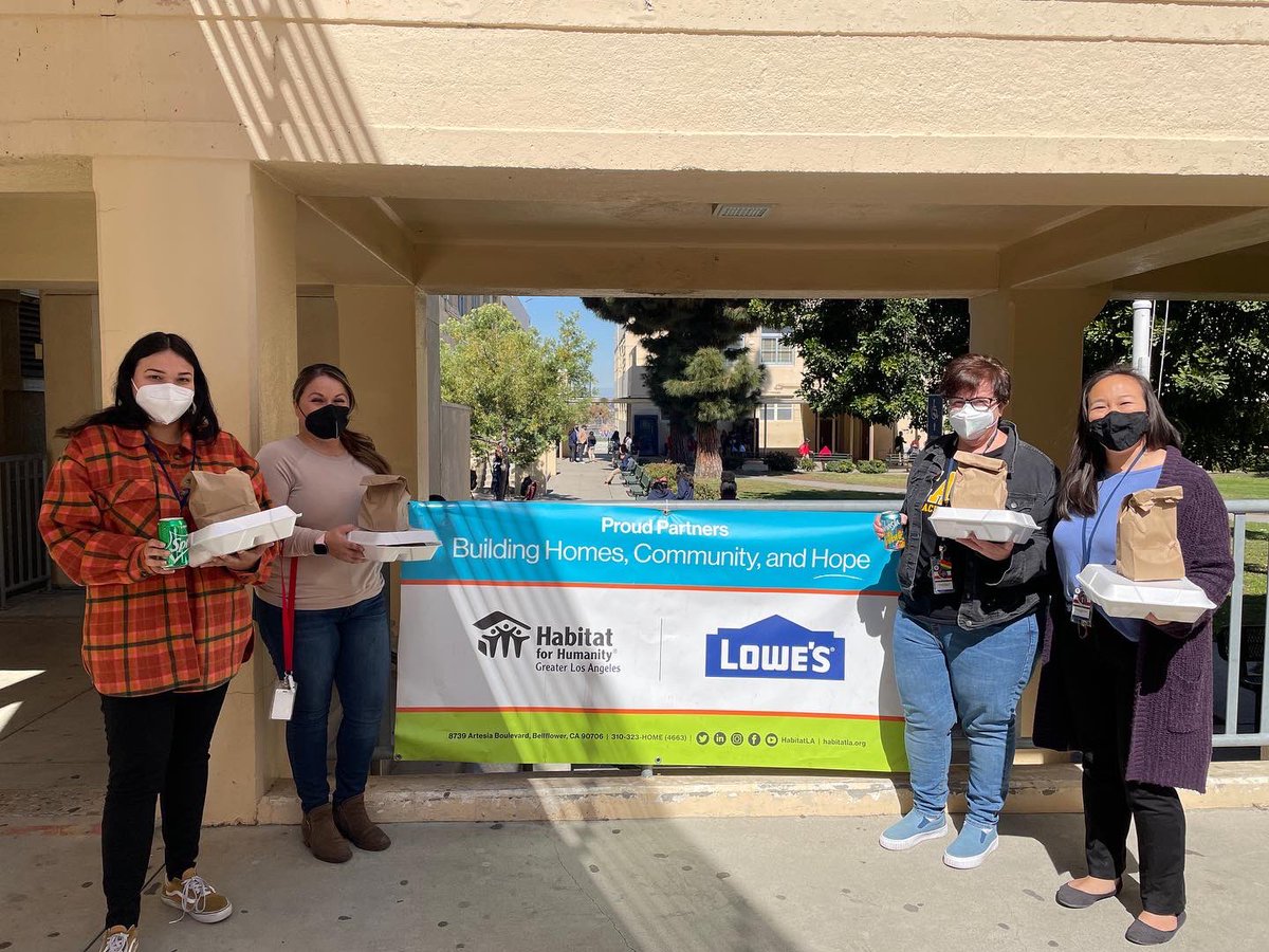 WmsWolveslb's tweet photo. Thank you, @HabitatLA for sponsoring our staff Soul Food luncheon today! It was amazing! https://t.co/XiVfrq9YPO