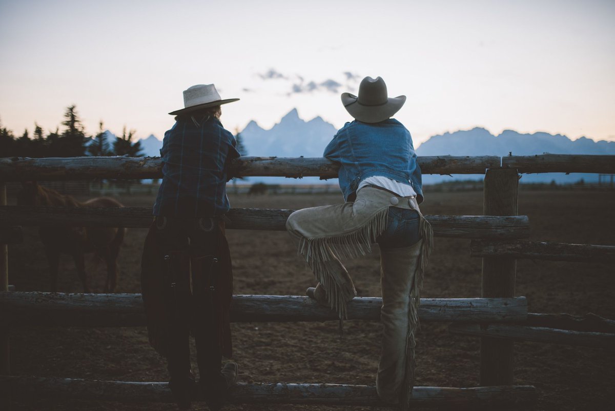 Never a dull moment on the farm with my fellow cowghouls. ❤️