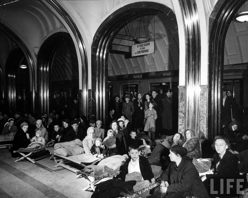 alex_kokcharov's tweet photo. London Underground 1940. 
Moscow Underground 1941. 
Kyiv Metro 2022. 
Kharkiv Metro 2022. 

This is reality of #Russia’s invasion of #Ukraine, which is happening now. https://t.co/PFhQPLdyuw