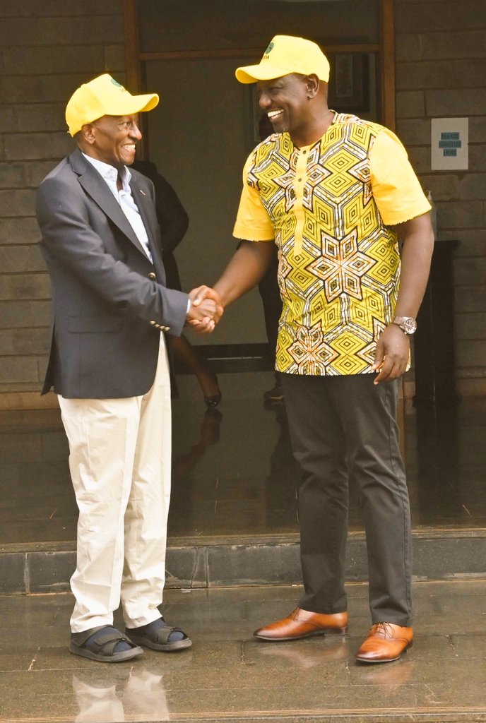 EssyOkenyuri's tweet photo. Welcome to @UDAKenya Nyandarua Senator Hon. Mwangi Githiomi. Hustler Nation is home to all Kenyans of goodwill. #RutoTrackRecord https://t.co/vZDUcmLQOc