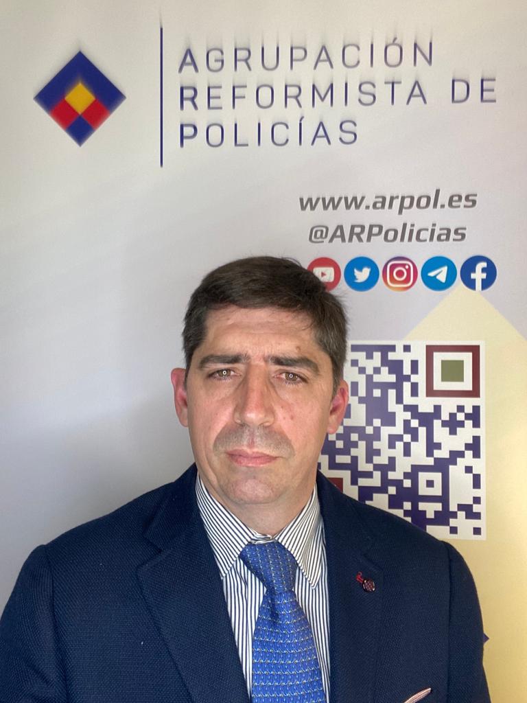 ARPolicias's tweet photo. @AMIFP1 debéis saber que @ARPolicias apuesta por inclusión de personas discapacitadas en @policia con el 5% de las vacantes que se anuncien.Aunque es un tema novedoso,con vuestra ayuda y otras asociaciones lo vamos a conseguir.En @interiorgob   conocen nuestra propuesta ! https://t.co/uhDKYo4PIM