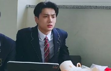 0420MEDIA's tweet photo. PARK JONGSEONG R U KIDDIN ME 😭 https://t.co/RP0xig2gEr