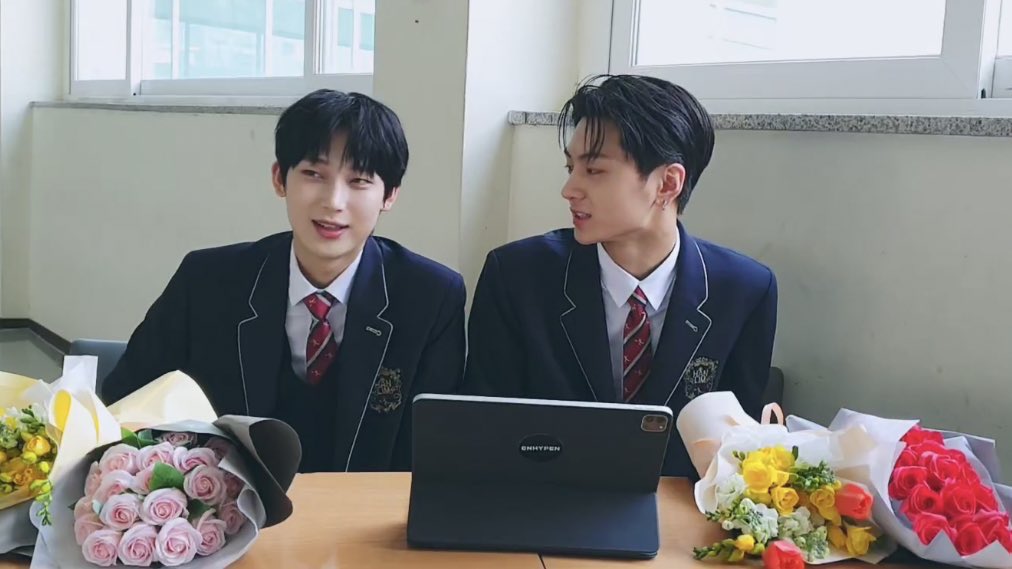 oh so this is how sunjay seatmates looks like in school