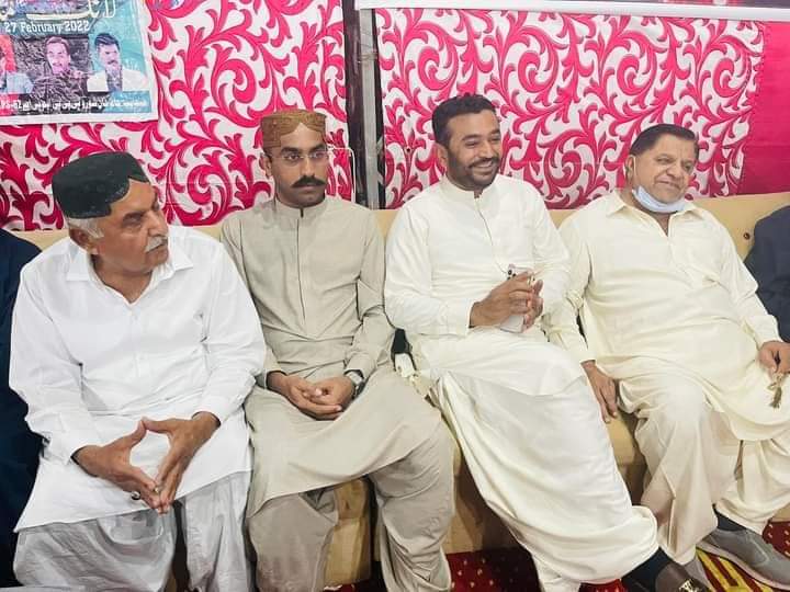 ARSolangi12's tweet photo. 24/02/2022

Minister Irrigation Sindh Mr Jam Khan Shoro sb,  Mr Kashif Shoro sb, (Ex-Chairman MCQ) &amp; Mr Bilal Khan Shoro sb Attend Corner Meeting Regarding Awami Long March Started From 27th February From Karachi to Islamabad https://t.co/6emFo6qSuV