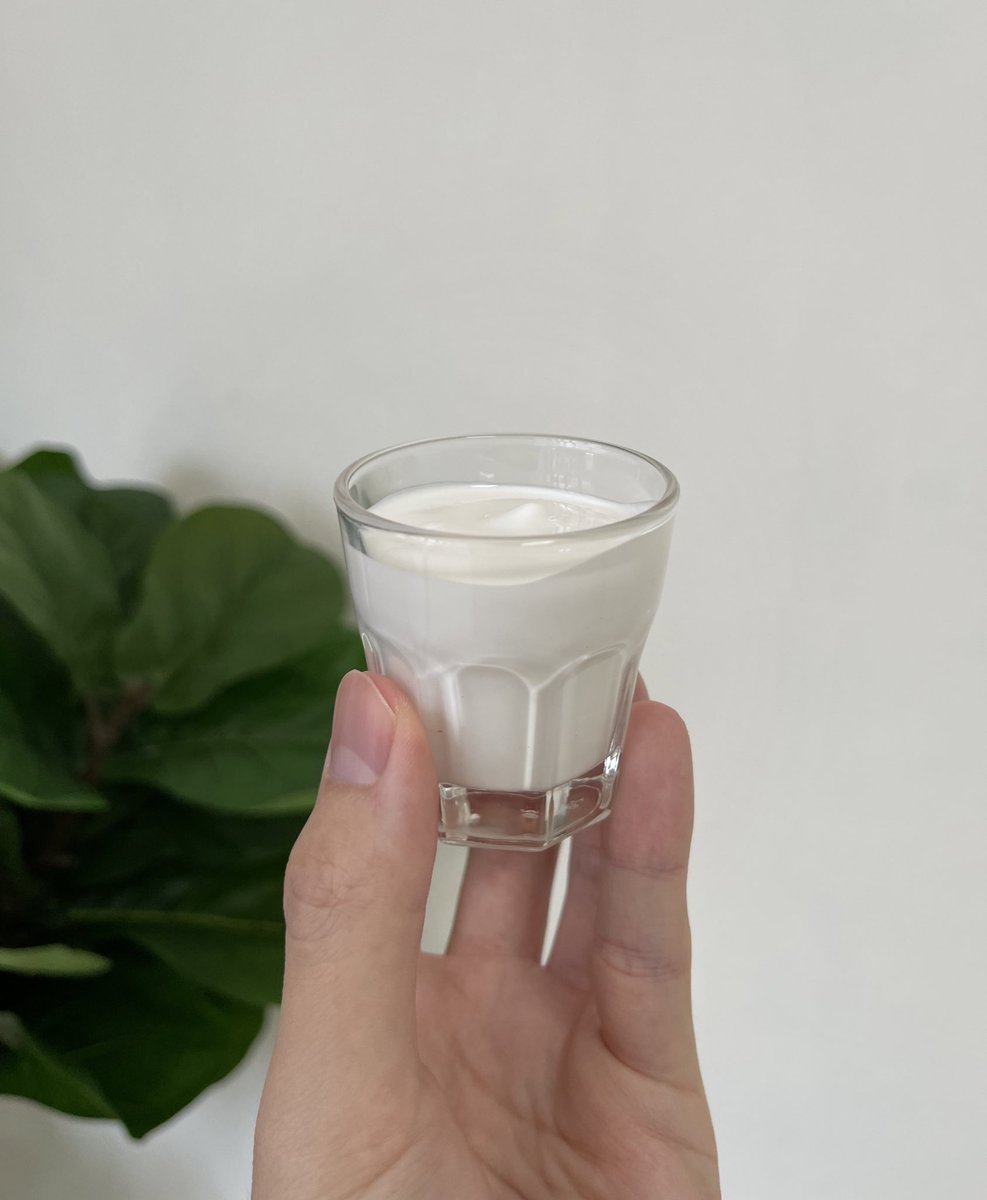 มาาา!! กันแดดสำหรับหน้าคิดว่าเยอะแล้ว มาเจอกันแดดสำหรับตัวซะก่อน ปริมาณที่ถูกต้องคือ 30ml หรือแก้วช็อตหนึ่งแก้ว แบ่งออกเป็น:
½ ช้อนชา : หน้าและคอ
1 ช้อนชา  : แขนแต่ละข้าง
2 ช้อนชา  : ทั้งลำตัว
2 ช้อนชา  : ขาแต่ละข้าง
*อ้างอิงจาก Skin Cancer Foundation