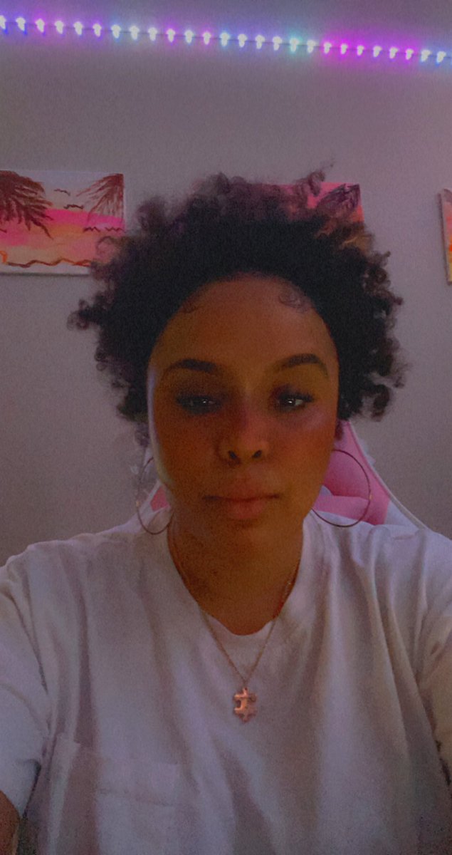 IAMHuNNii's tweet photo. I’m 21 days in my big chop . Some days I’m in love and other I hate it and miss my hair !!! https://t.co/4jtL5VVixr