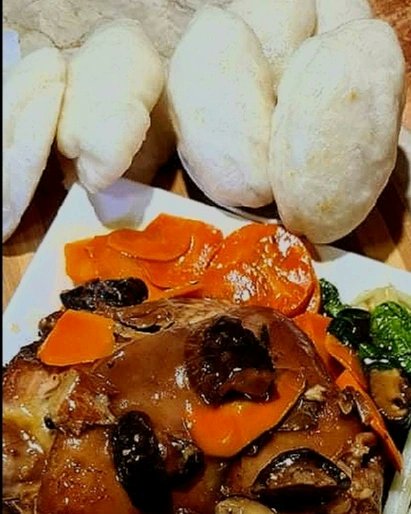 mschingph's tweet photo. At dahil miss na miss ko na ang Hap Chan kaya naman gumawa ako ng Pata Tim with Cuapao,  masarap naman sabi nila 😋
#lutonimsching 
#chinesefood https://t.co/MDsDavCVUE