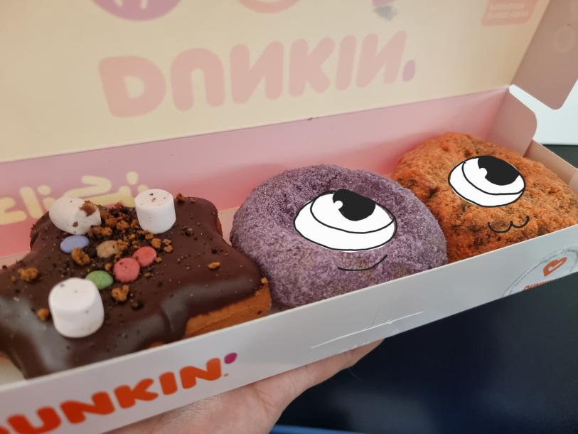 DreElle_Waifu's tweet photo. I found @meta_donuts in my order today 👀 @dunkinph wen collab? X) #MetaDonuts https://t.co/mjQ6eyvO82