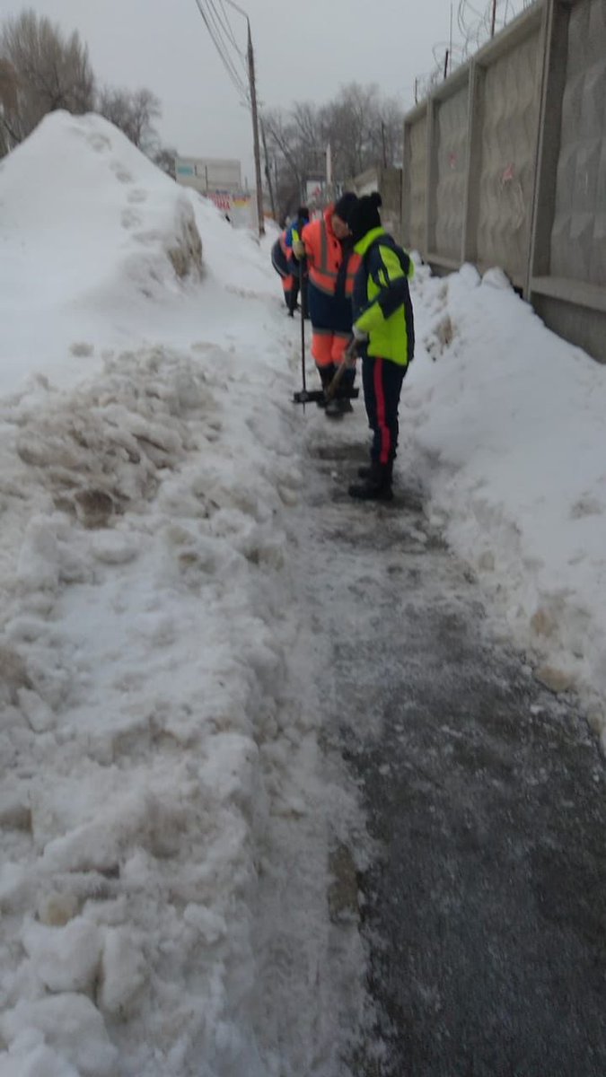 Очистка тротуаров вручную Зубчаниновское шоссе <a href="/DepGorHozSamara/">Департамент ГХиЭ</a> <a href="/Rudakov_i_a/">Рудаков Игорь Александрович</a> <a href="/adm_kir63/">Администрация Кировского района</a>