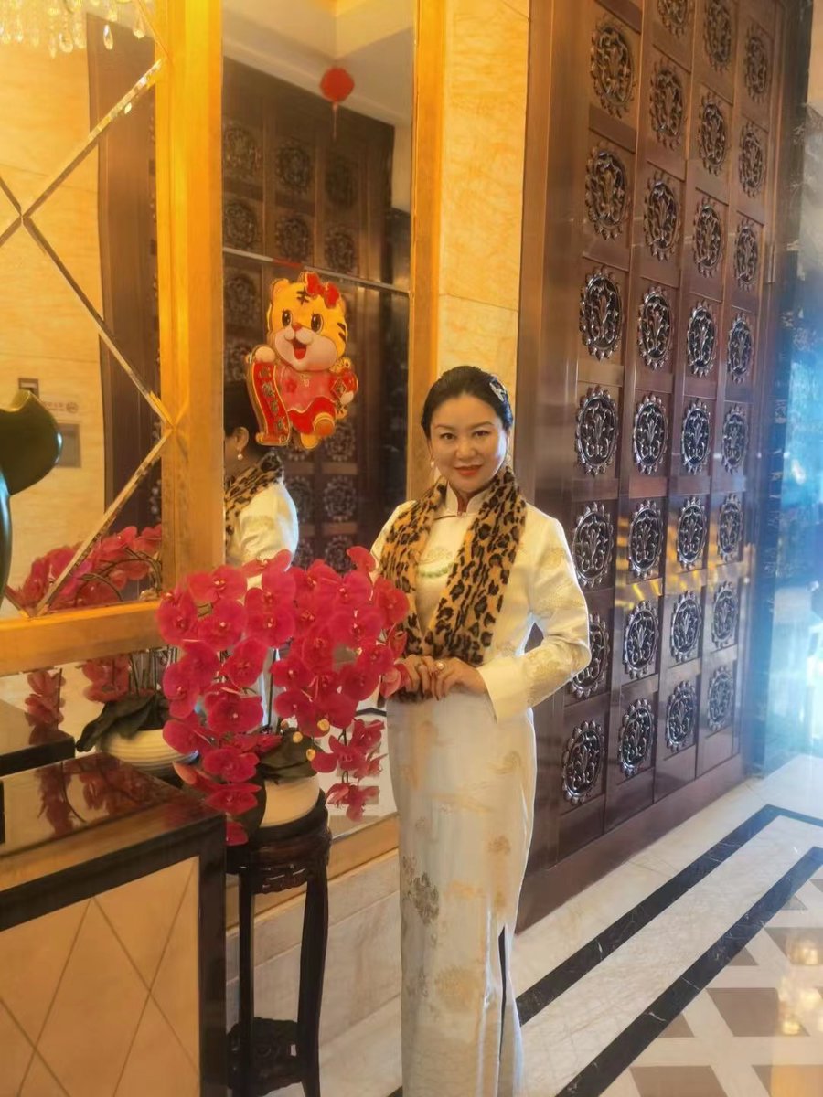 Etrate_SH's tweet photo. WIFFA family love each other forever, when WIFFA Beijing branch met WIFFA Women entrepreneurs Club in Beijing, what a beautiful night https://t.co/yFxOosShHS