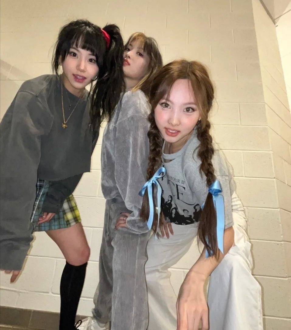JEONGYE0NIEE's tweet photo. “HELLO, we up run this city, yo🔥 https://t.co/y8shvLwgts