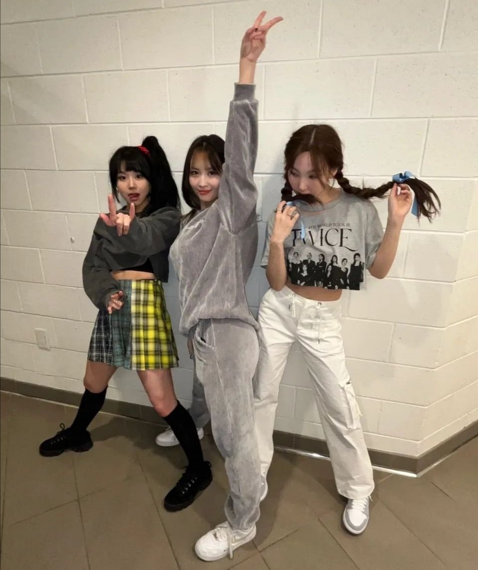 JEONGYE0NIEE's tweet photo. “HELLO, we up run this city, yo🔥 https://t.co/y8shvLwgts