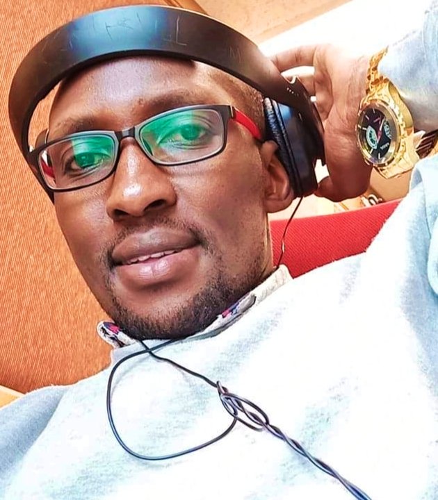 #KuhustleFurahidayEdition 
Rwimbo Top; Tumiario Less
#MwM <a href="/GukenaFMKenya/">Gukena FM Kenya</a>