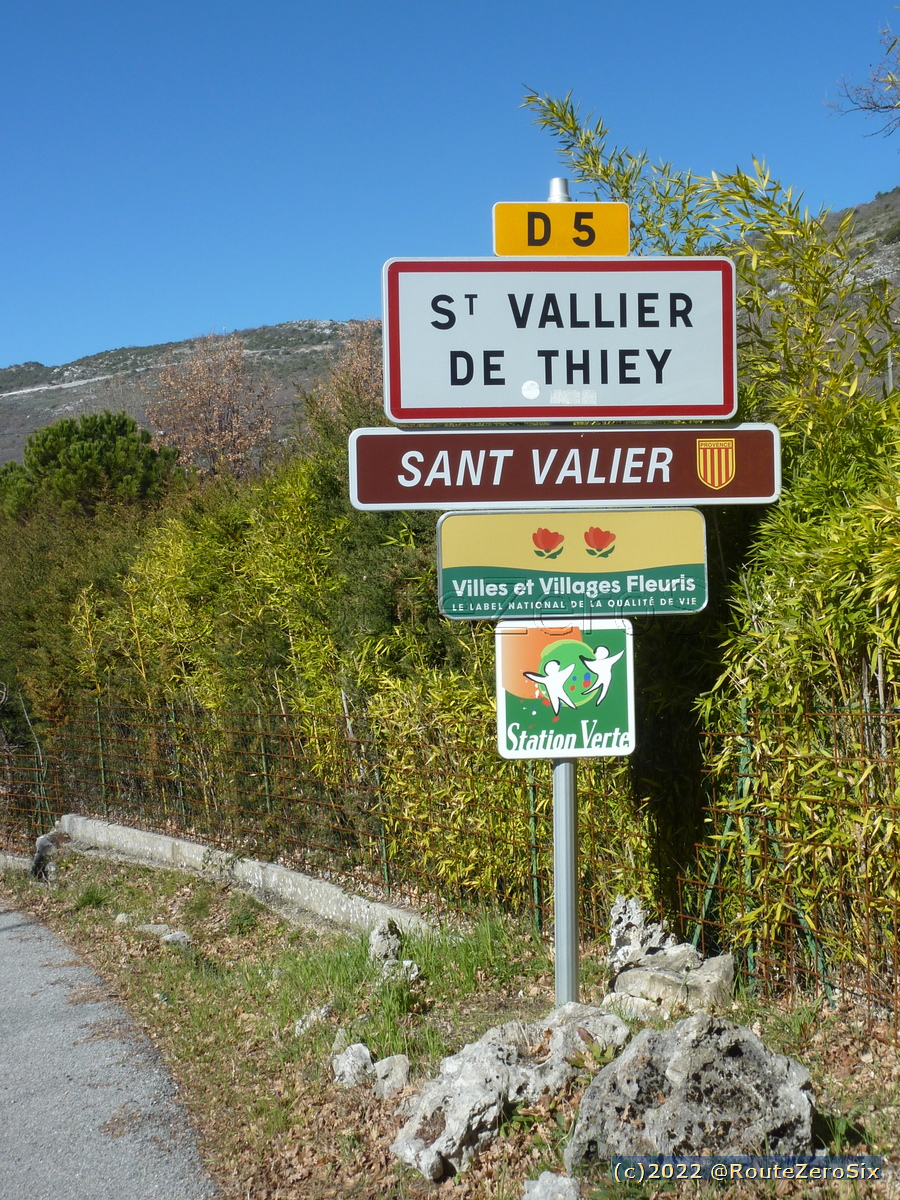 Saint-Vallier-de-Thiey, station verte des Alpes-Maritimes, sur la route #Napoleon 

#AlpesMaritimes #StationVerte #CotedAzurFrance #MagnifiqueFrance #BaladeSympa #FranceMagique