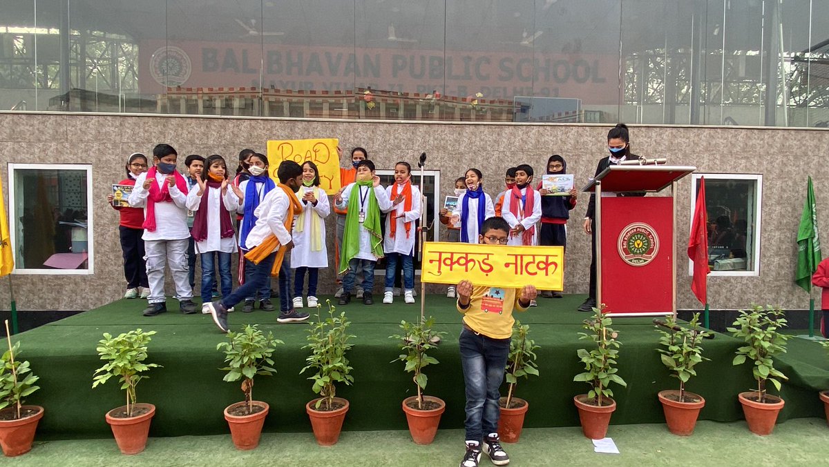 GarimaGiri07's tweet photo. "Safety is not automatic, We have to think about it". Here comes the message giving morning assembly presented by students of class IV.
#Roadsafety #SafetyFirst #roadsafetyaaareness #DriveSafe @TransportDelhi @cbseindia29 @BBPSMV @vividh87 @PoonamG39358126 @KavitaMehrotra7 https://t.co/dZmMlUzPhh