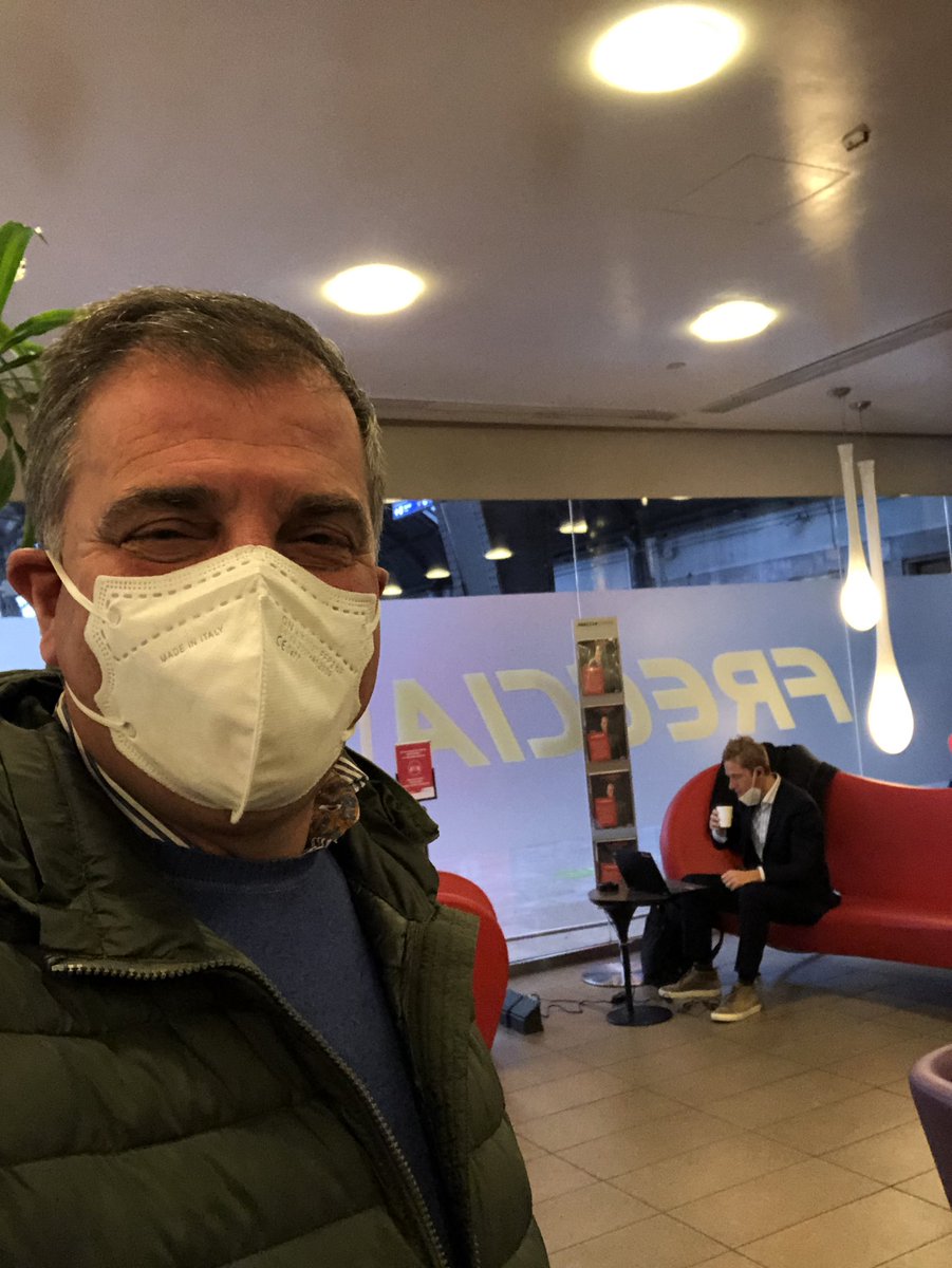 Andrea_Radic's tweet photo. #buongiorno dal #freccialounge Milano ora si parte per #Bolzano https://t.co/uthds3zvMj