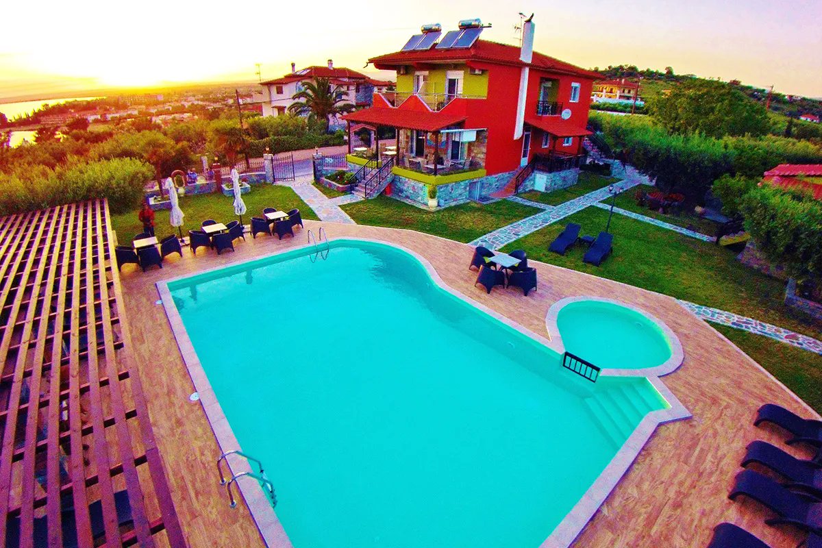 SundayResort tweet picture