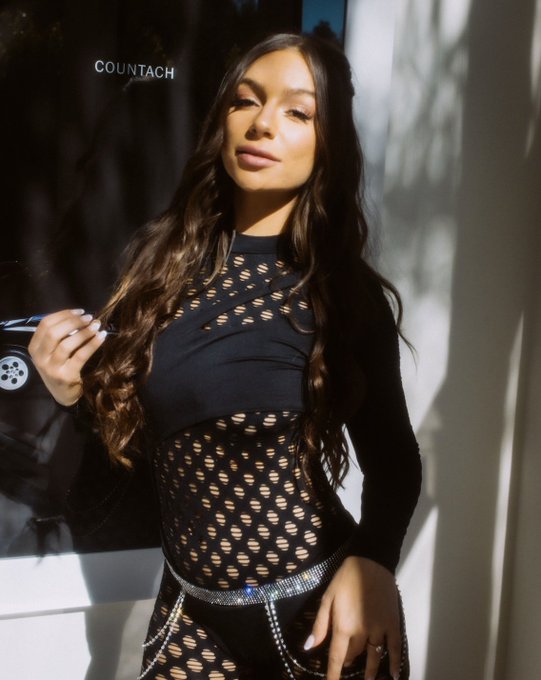 April Olsen for JUST FRIENDS  #bellesaxaveryandoliver @aostrapqueen @bellesaplus @pedrothehuman @ImOliDavis<a href="/tag/bellesaxaveryandoliver"class="tags">#bellesaxaveryandoliver</a>