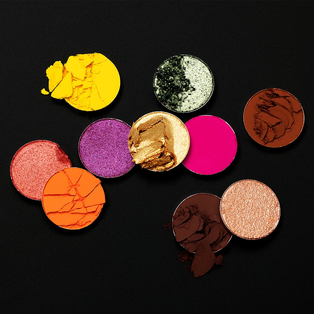UomaBeauty's tweet photo. Pigmented matte colors, otherworldly sparkle textures and vibrant metallic finishes are what make our #Carnival Palette so unique β‘οΈπ€ This top-seller is a part of our #MakeItBlack collection where 100% of the net proceeds go to @pullupforchange! #ShopNow #TapToShop https://t.co/sGQdaBYhH8