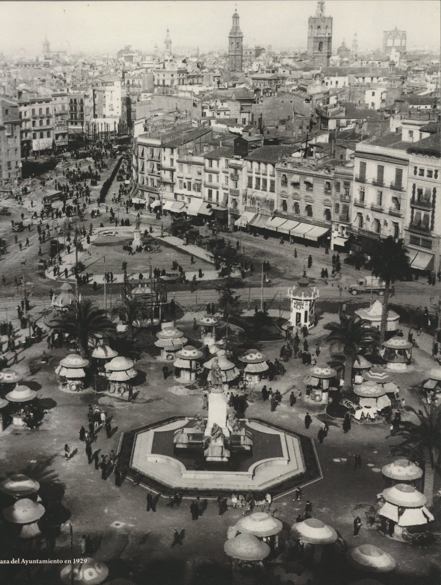 vicentbaydal's tweet photo. Plaça de Sant Francesc (1239-1840), d'Espartero (1840-1843), d'Isabel II (1843-1868), de la Llibertat (1868-1874), de Sant Francesc (1874-1892), de la Llibertat (1892-1899), de Castelar (1899-1939), del Caudillo (1939-1979), del País Valencià (1979-1987) i de l'Ajuntament (1987-) https://t.co/L4RUdbb3HZ