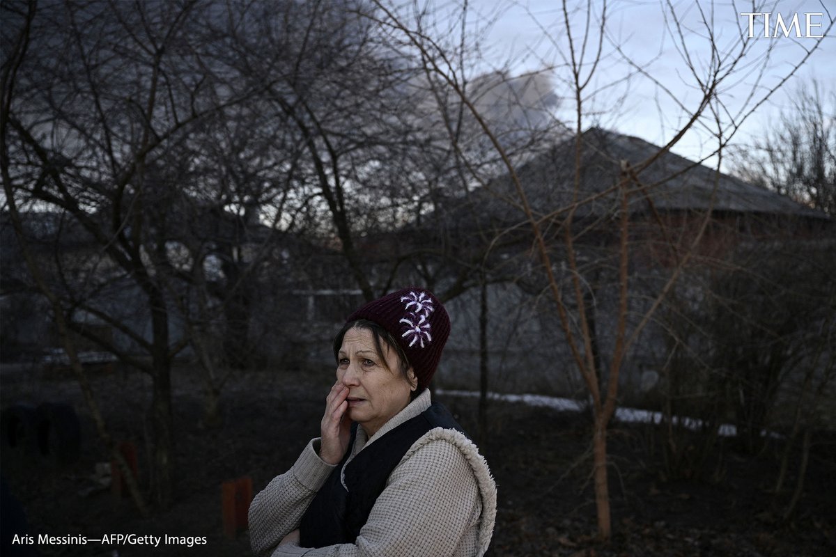 TIME's tweet photo. "We will defend ourselves." 

Photographs of Ukraine under attack: https://t.co/zex6UNEhNi https://t.co/ja52WrkZ81