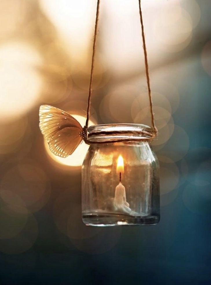 소심하게 굴기엔
인생은 너무 짧고

나약하게 굴기엔
인생은 너무 빠르다

망설이며 살기엔
인생은 너무 순간이고

주저하며 살기엔 
인생은 너무 찰나다

대충 살기엔
인생은 너무 허무하고

가치없이 살기엔
인생이 너무 허망하다.🖊

-지나간다 다지나간다-