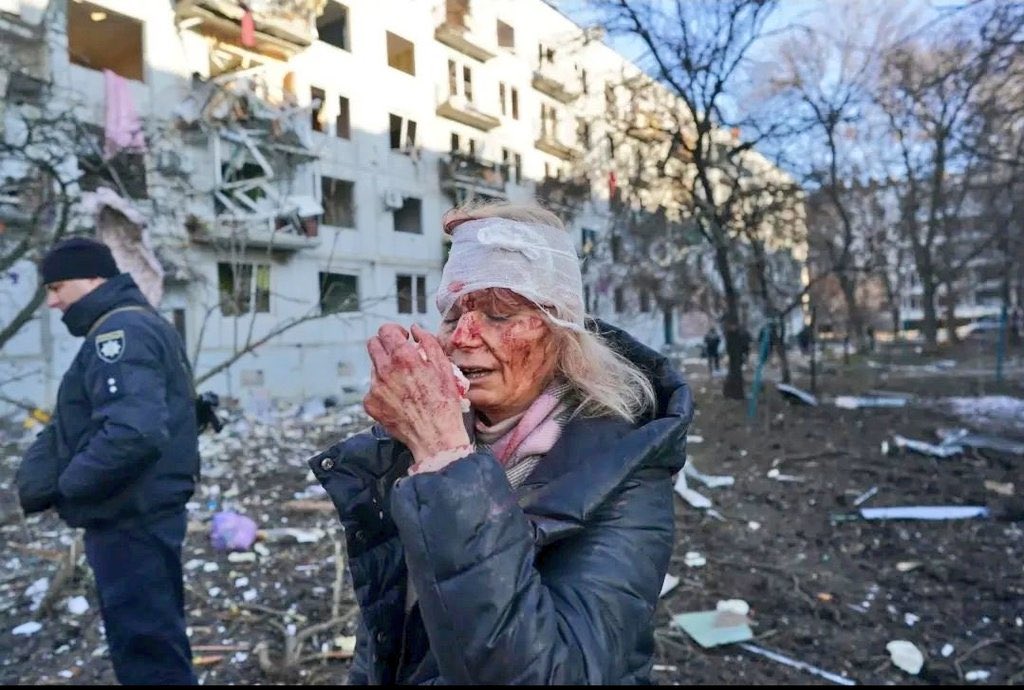 Nesimiba's tweet photo. Koskoca dünyaya sığamadık yazık, insanlıktan utanıyorum #StopWar #RussiaUcraina https://t.co/JQt061zyUL