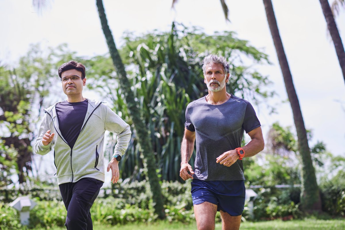 India's favourite runner experienced the exceptional performance & compact form of the #ASUS8z! He liked it so much, we ran with it. Join @milindrunning & me for its launch on 28th Feb, 12PM! Set a reminder: bit.ly/3JUVYn5 #BigOnPerformanceCompactInSize