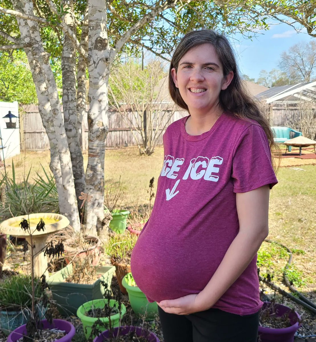 ReadySetAutism's tweet image. TODAY IS THE BIG DAY!!!!! We were so hopeful to avoid a c-section 😔 Unfortunately the baby was sitting head up &amp;amp; we had no choice!  The pic was taken minutes before going to hospital for scheduled #csection! 2nd pic in the waiting room! #baby #babyboy #Autism #surgery #pregnancy